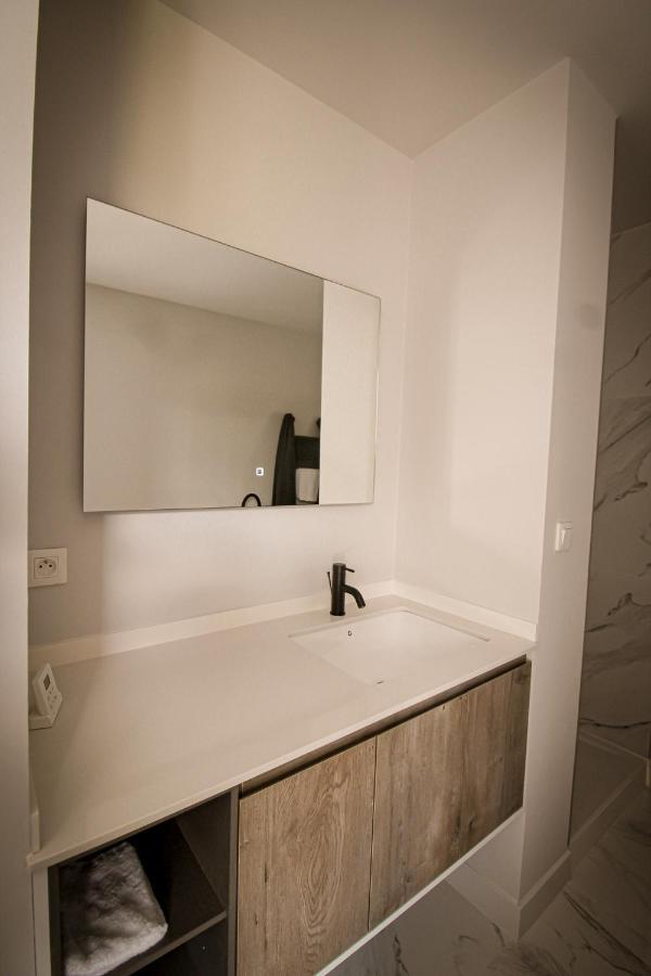Hotel Vins De Dagne à Montlaur  Extérieur photo